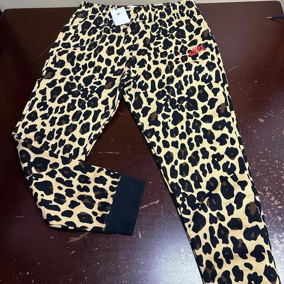 Nike Sportswear Leopard Print Tapered Club Fleece Sweatpants XL FB9046-722